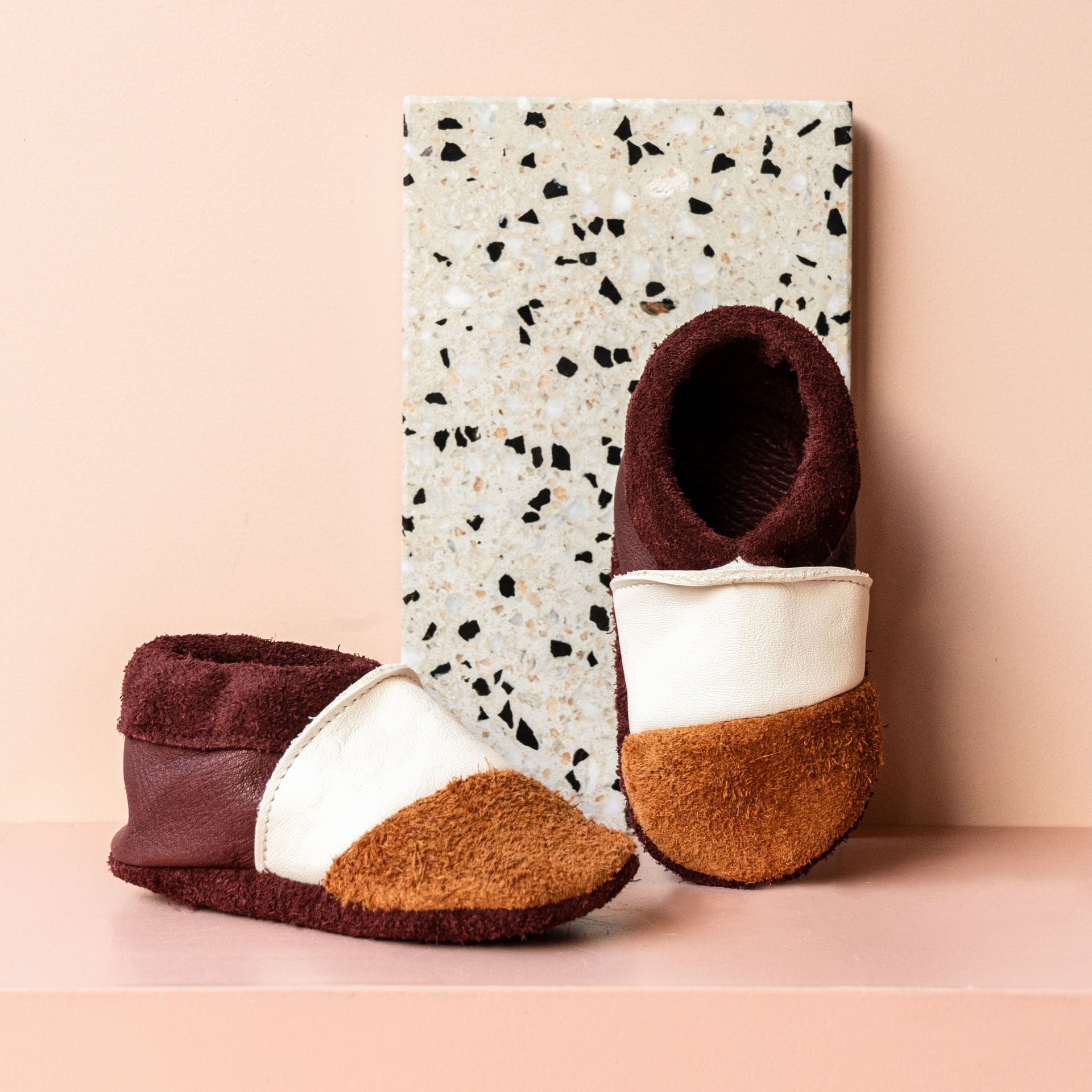 Lauflernschuhe MOQ sind individuell konfigurierbar mit vierzehn Farben.