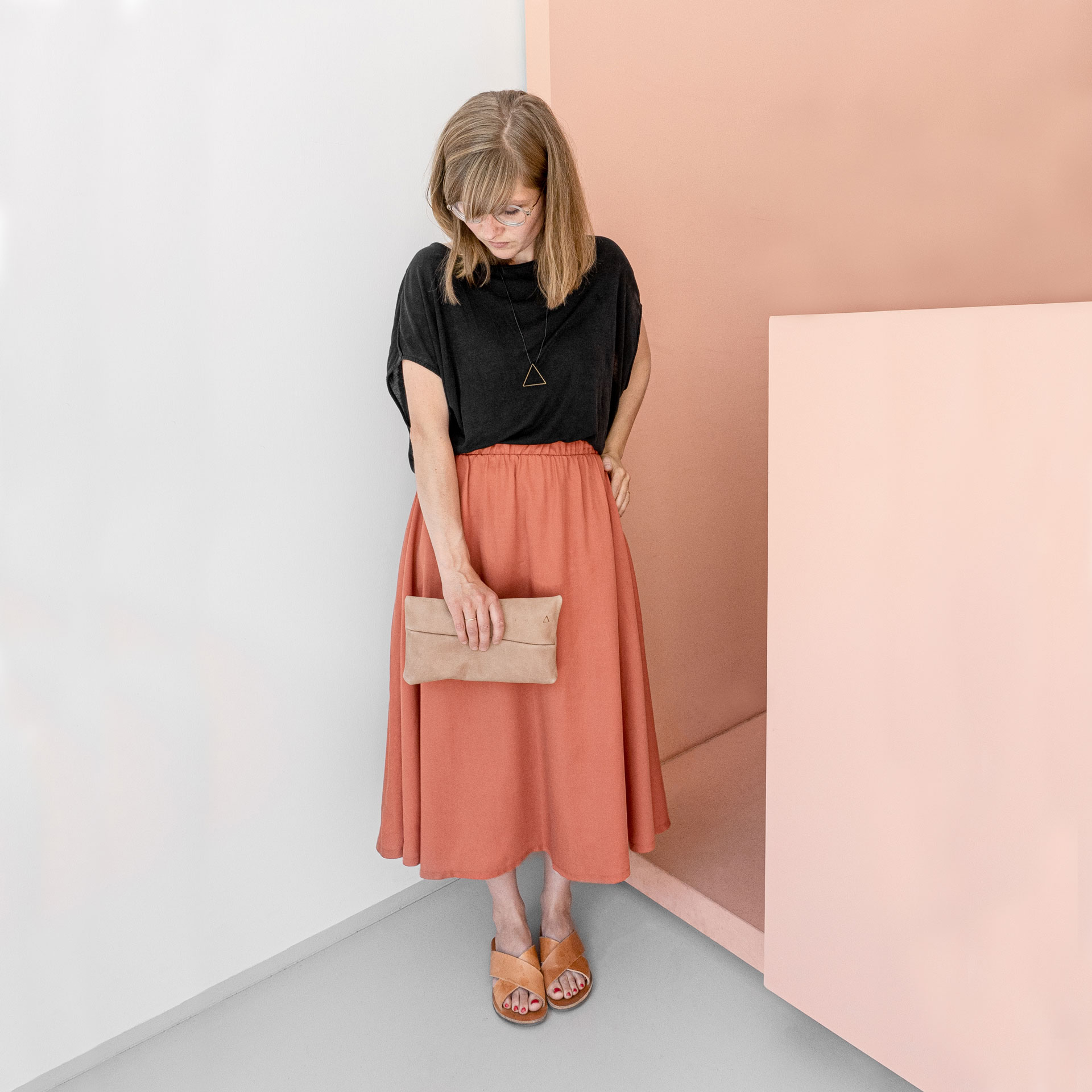 Die 3-in-1-Tasche ISA kannst du in drei Varianten tragen: als Umhängetasche, als Cross-Body-Bag oder als Clutch ohne Träger