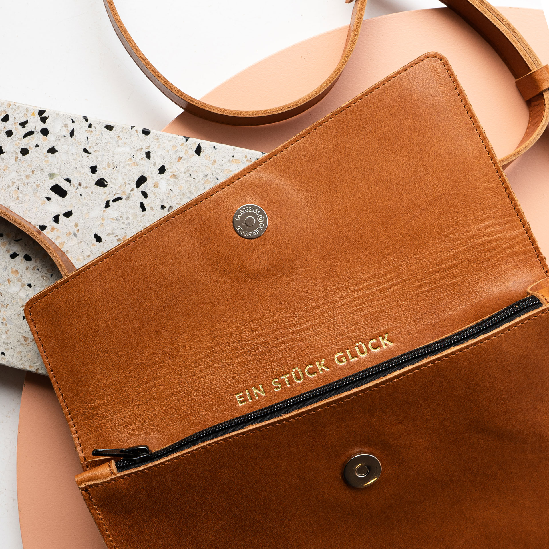 Beispiel für eine individuelle Prägung im Inneren der Tasche.
