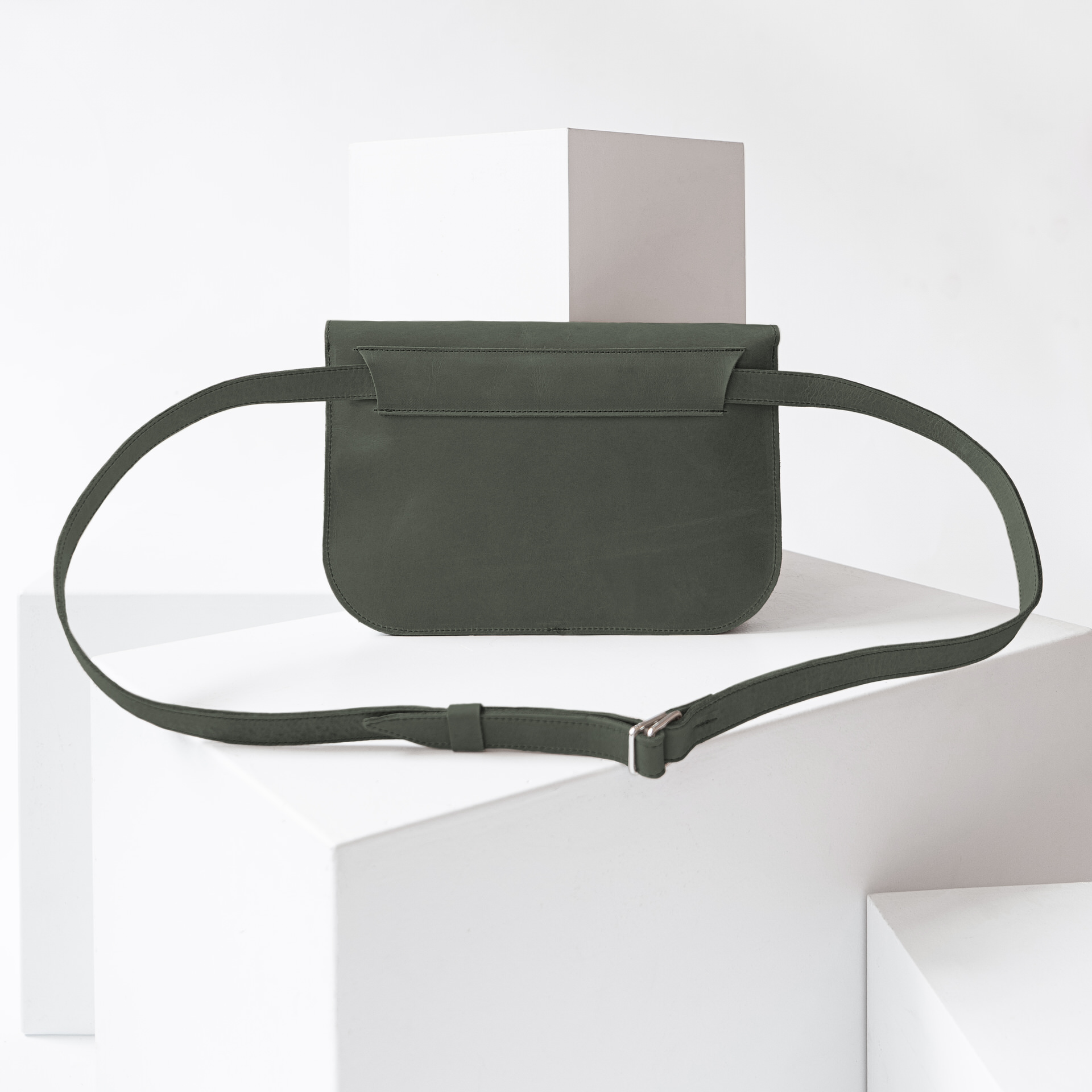 Crossbody Bag TEA Large in Steingrau.