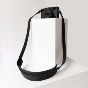 Kameragurt HAN in der Farbe Kohle.