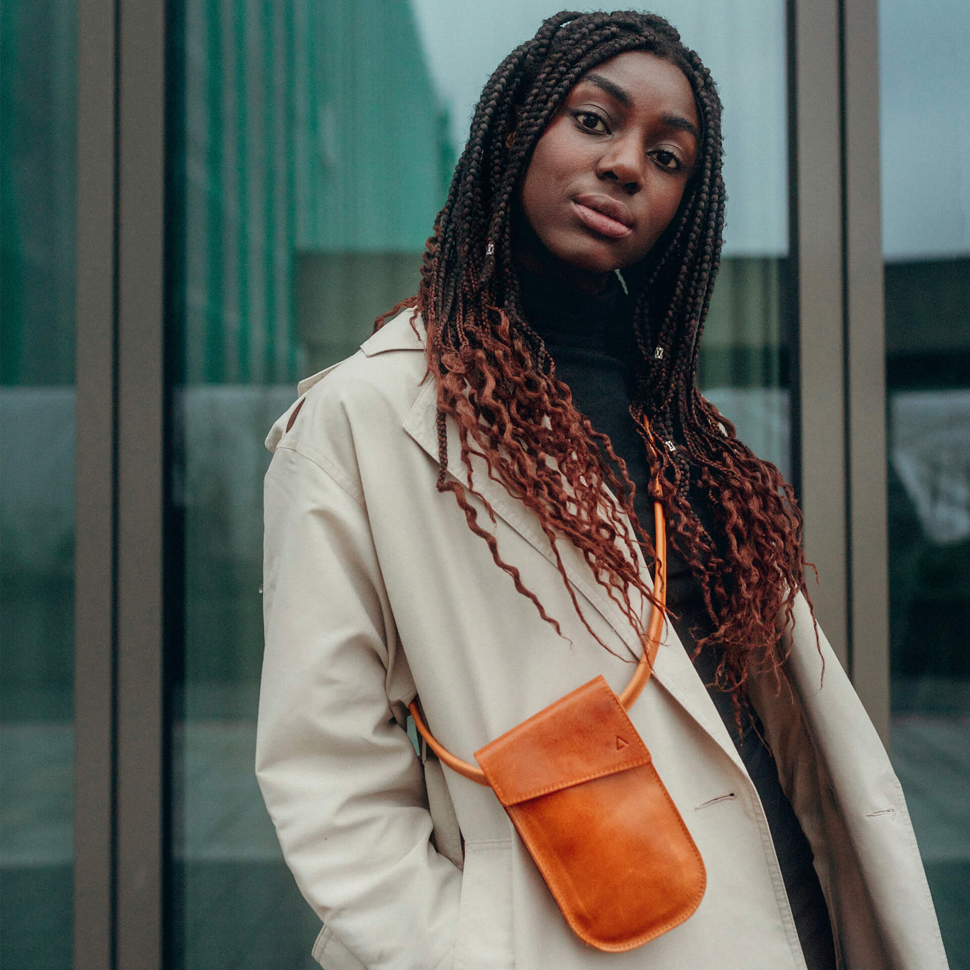 Handytasche-IRA-cognac-geoelt-Smartphone-Tasche-Franziska-Klee-Naturleder