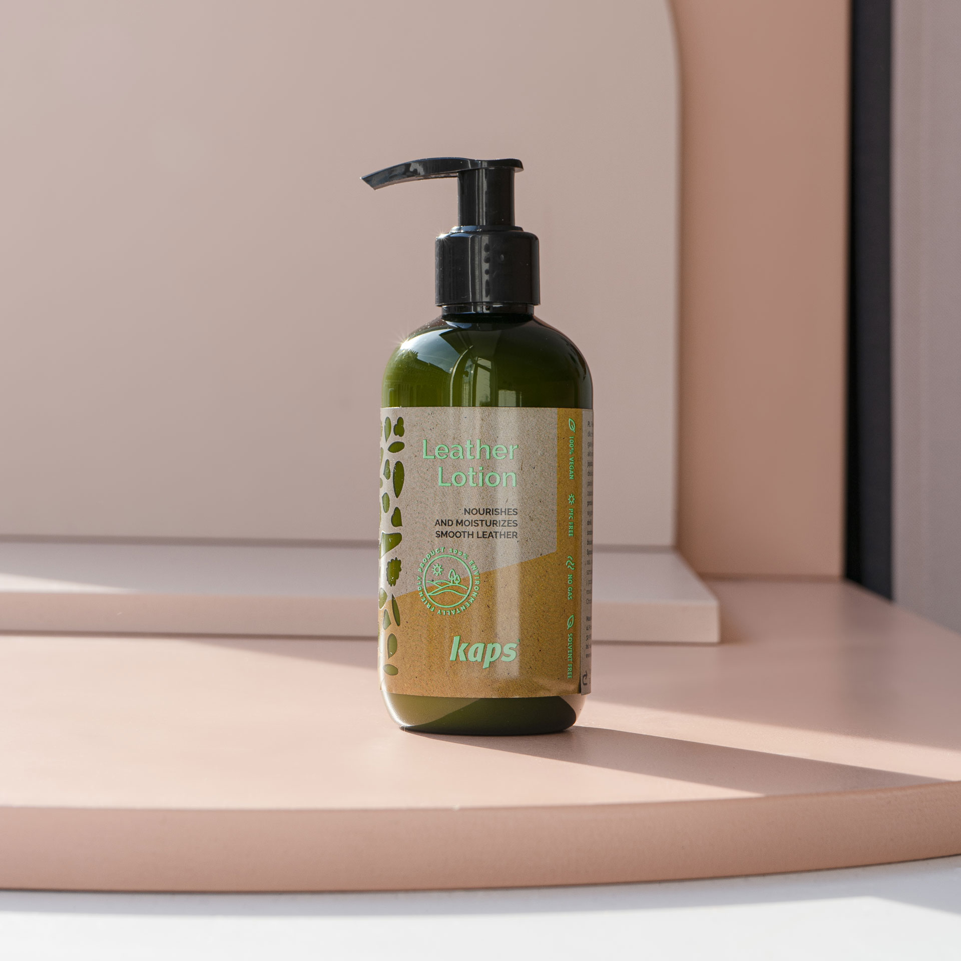 Lerderpflegelotion von Kaps.