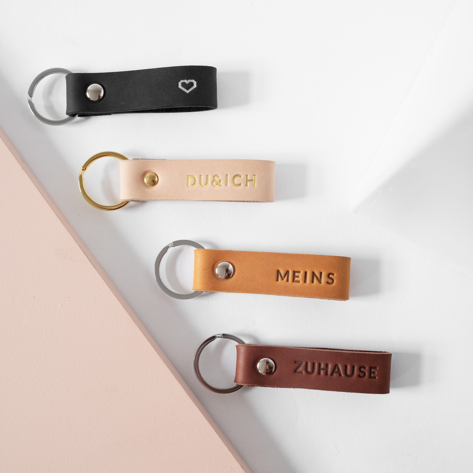 Schlüsselbänder LOC Small mit Prägungen.