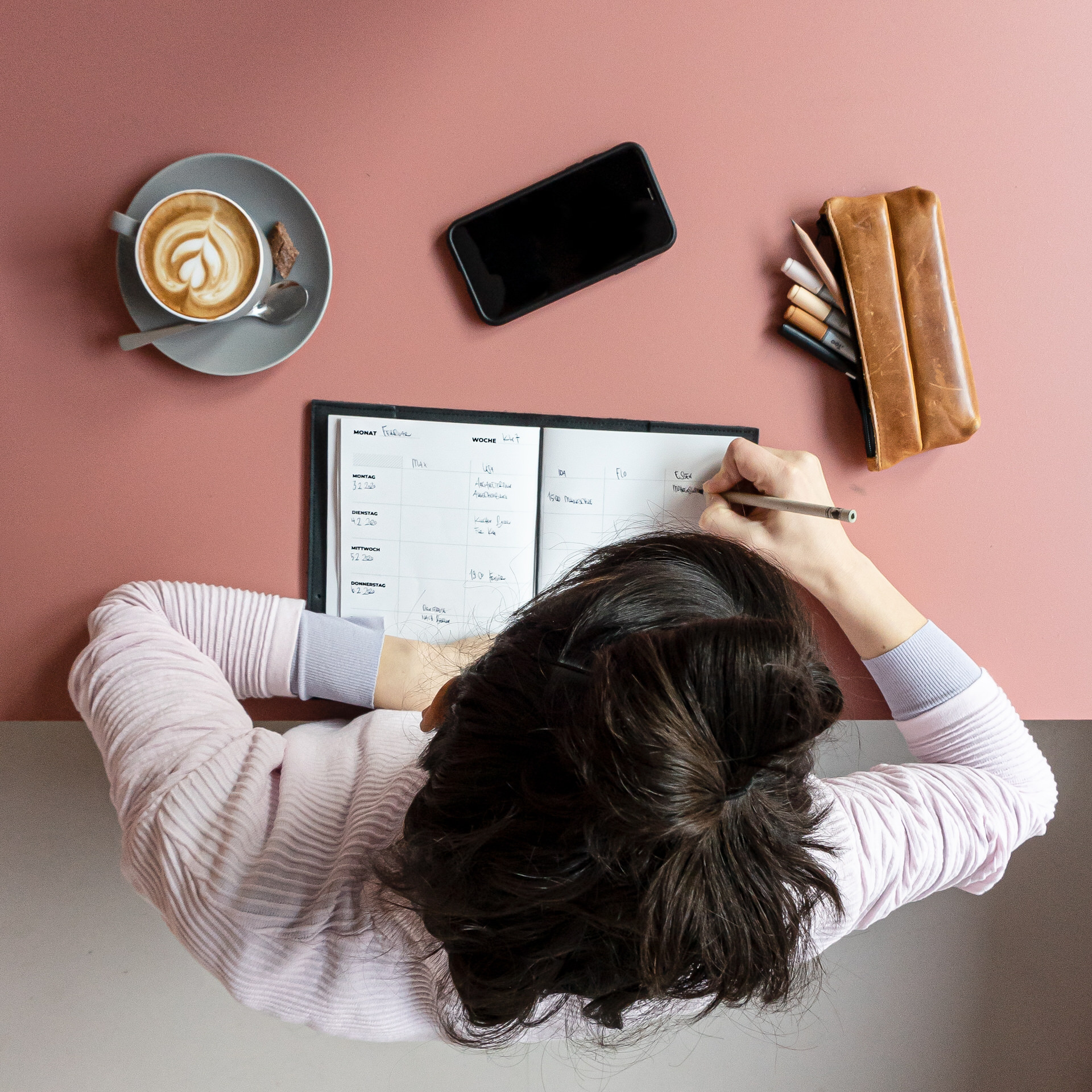 Mood Shot Notizbuchhülle NOA A5 in der Farbe Kohle.