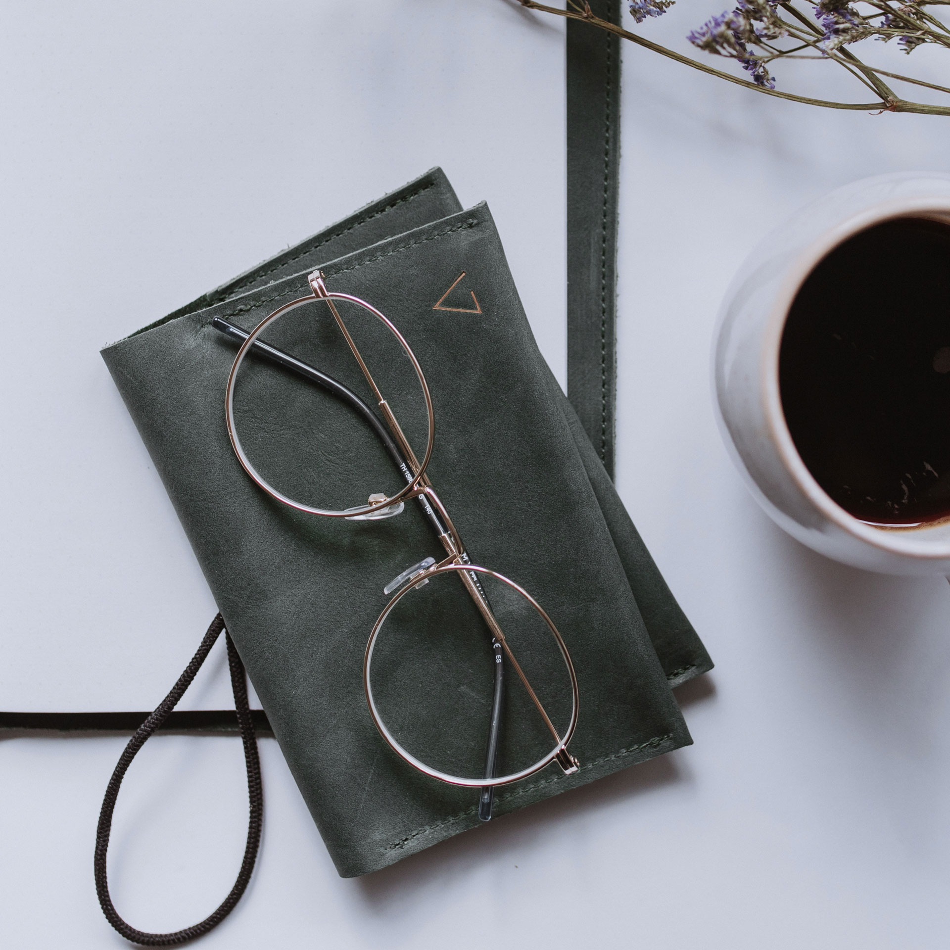 Portemonnaie OLI LARGE in Steingrau aus nachhaltigem Naturleder