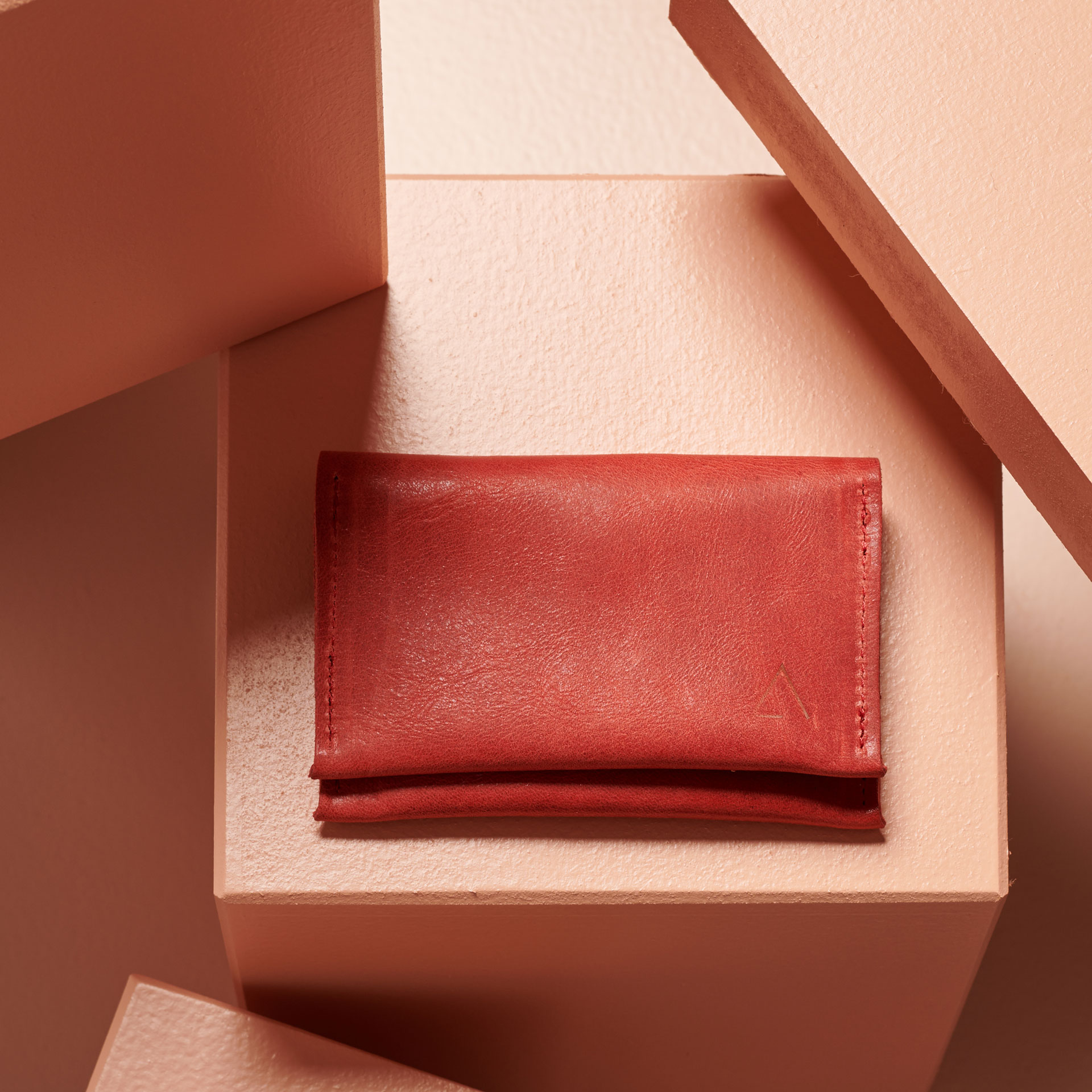 Portemonnaie Oli Midi in rot aus nachhaltigem Naturleder