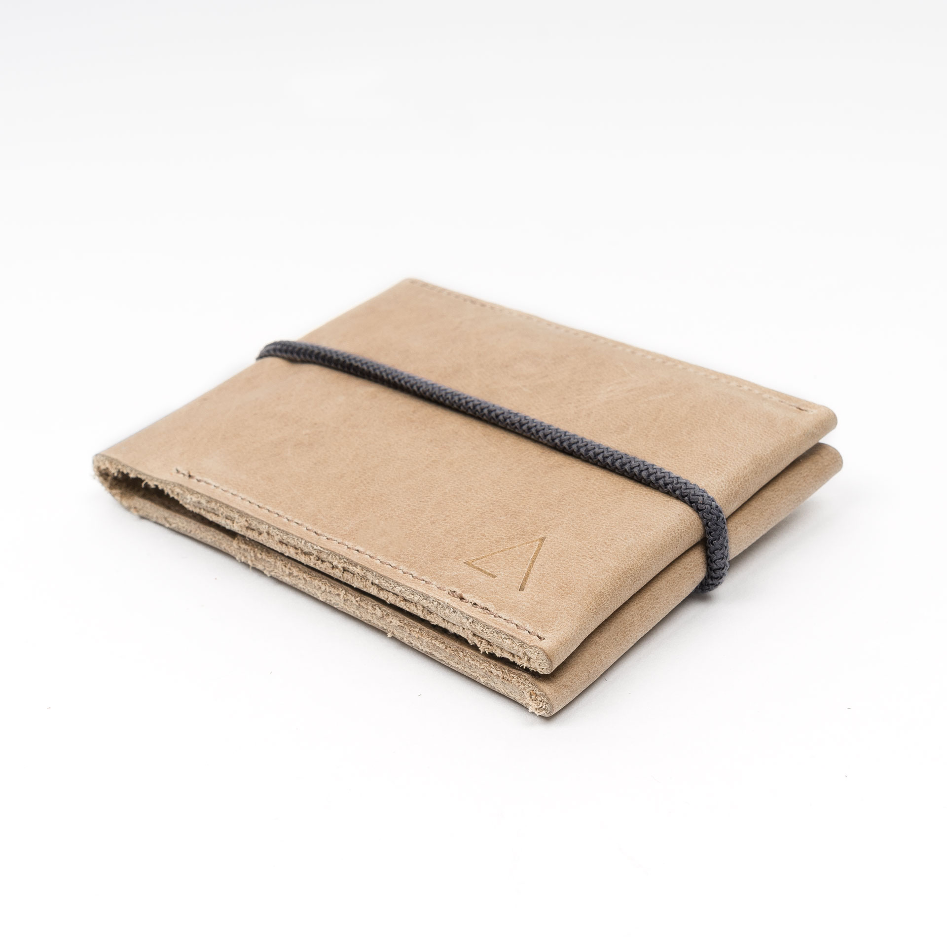 Portemonnaie OLI SMALL aus nachhaltigem Naturleder in Hellbraun mit Verschlussband