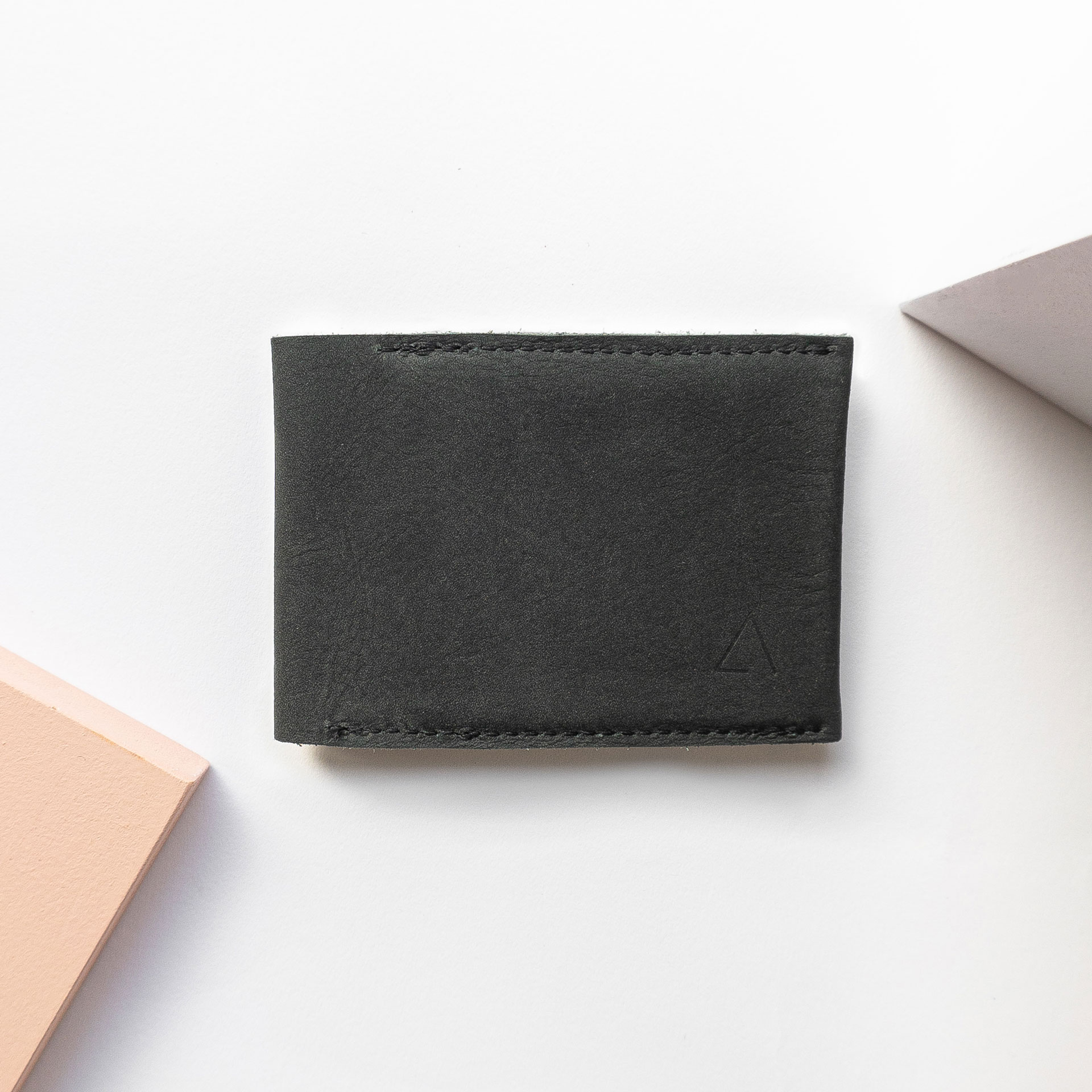 Minimalistisches Portemonnaie OLI SMALL aus Naturleder in Kohle