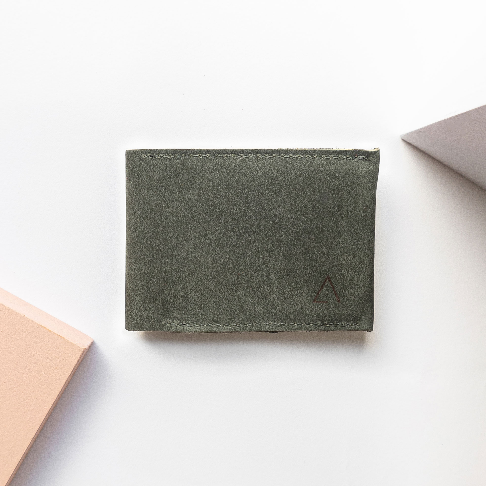 Minimalistisches Portemonnaie OLI SMALL aus Naturleder in Steingrau