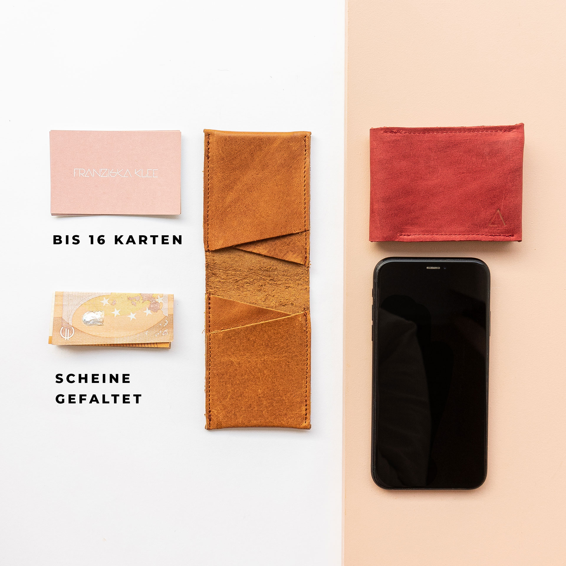Portemonnaie OLI SMALL in Cognac geölt und Rot im Größenvergleich zu Handy, Visitenkarten und Geldscheinen