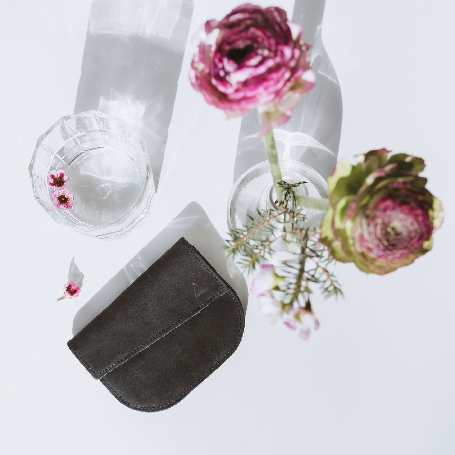 Portemonnaie UNA in Kohle aus nachhaltigem Naturleder