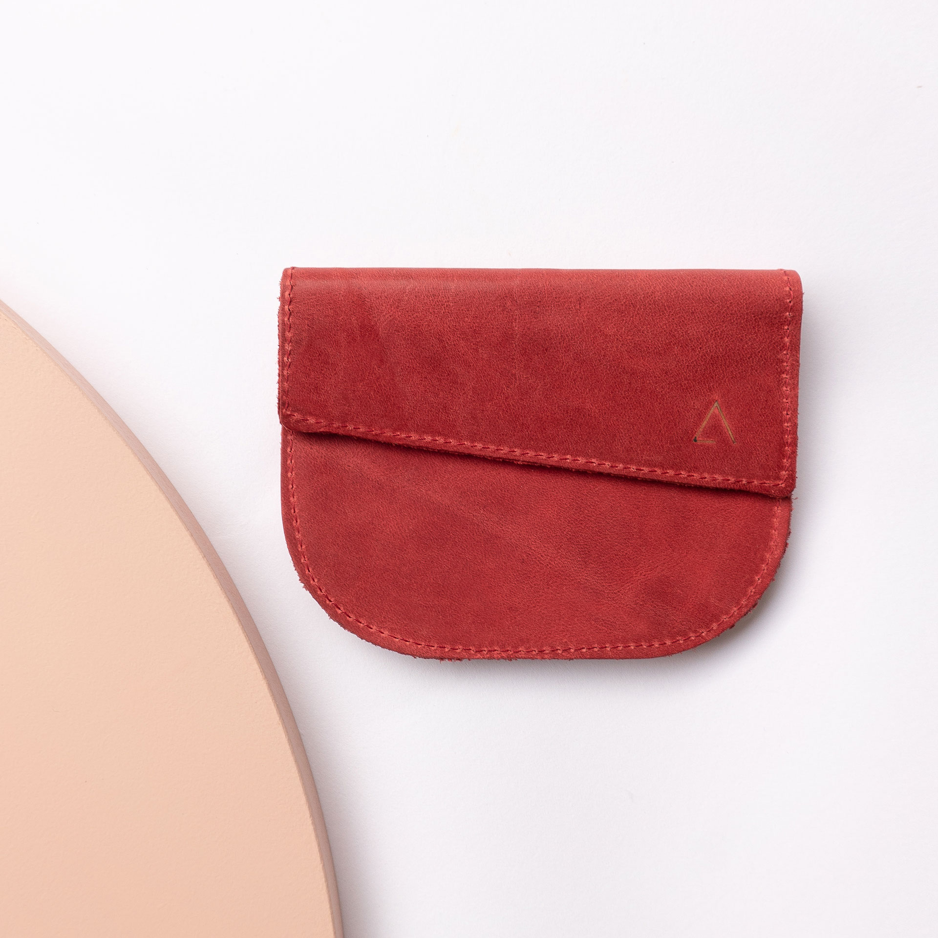 Kleines Portemonnaie UNA in Rot von vorn mit Logoprägung