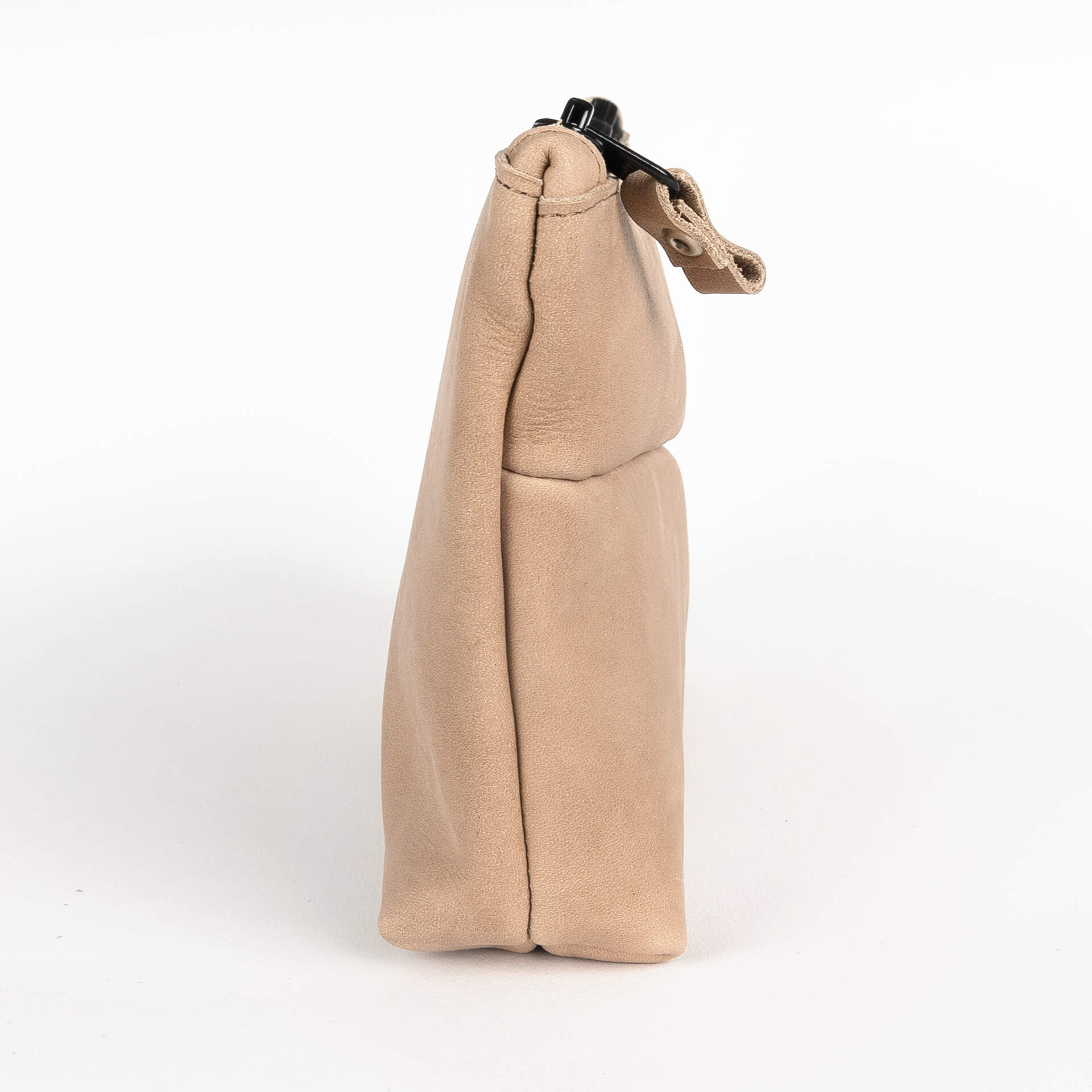 Kosmetiktasche Pouch FRA aus nachhaltigem Naturleder in Hellbraun Seitenansicht