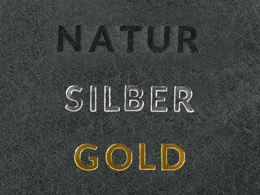 Beispiel wie eine Prägung auf dem ausgewählten Leder aussieht