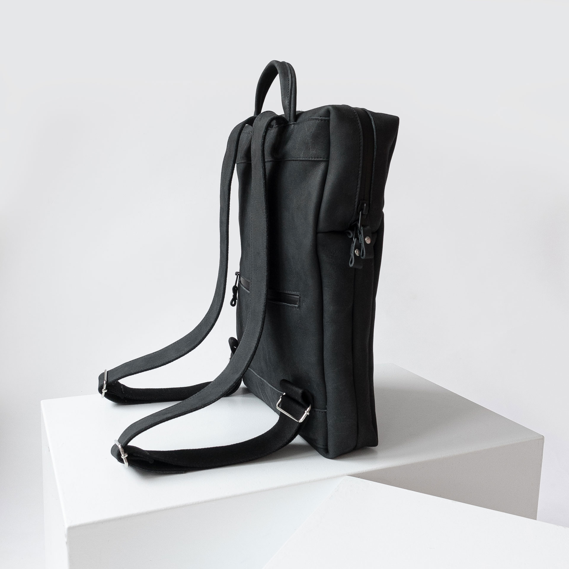 Rucksack-NEO-Small-Daypack-kohle-querseite