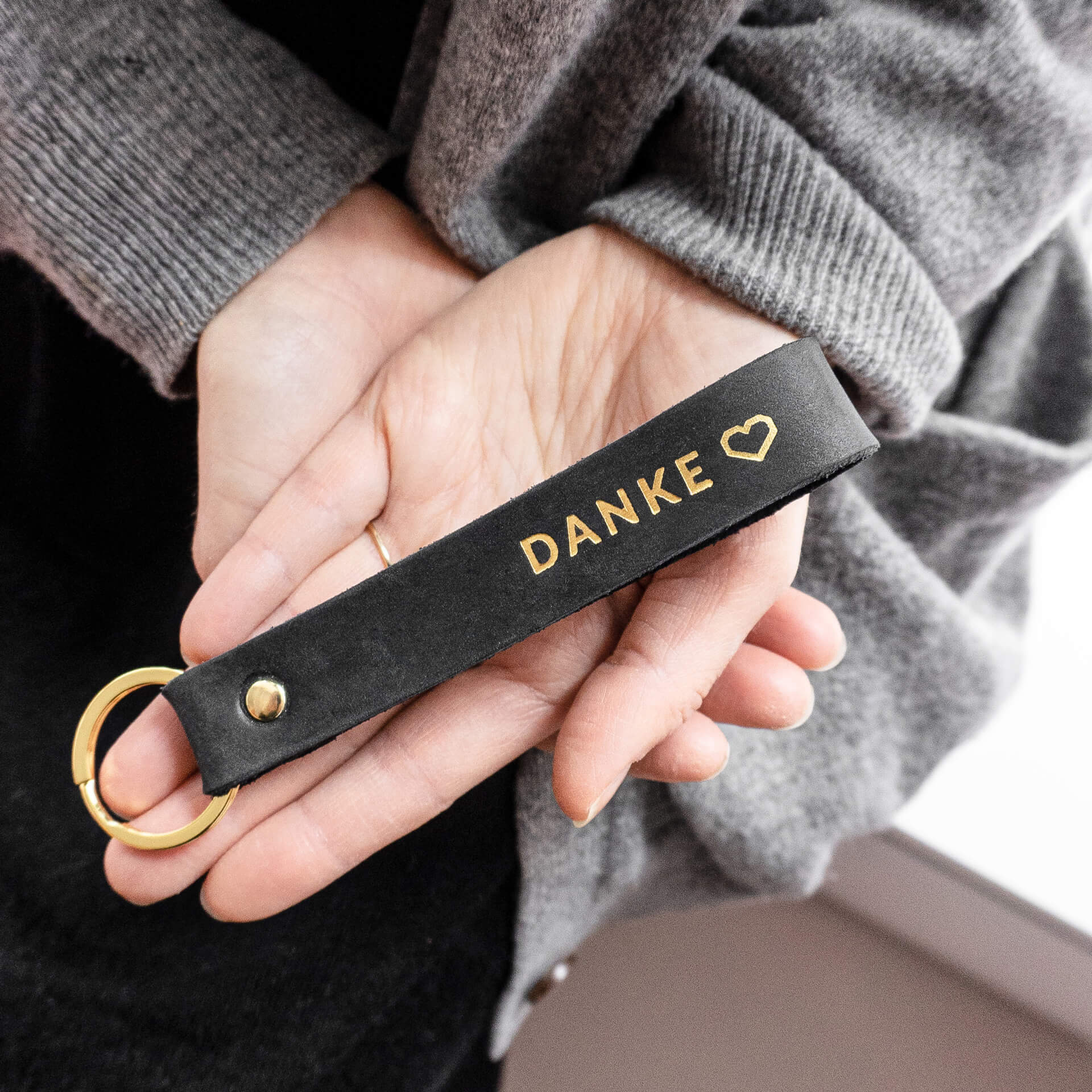 Schluesselband-LOC-mit-Namen-Wunschtext-Franziska-Klee-danke