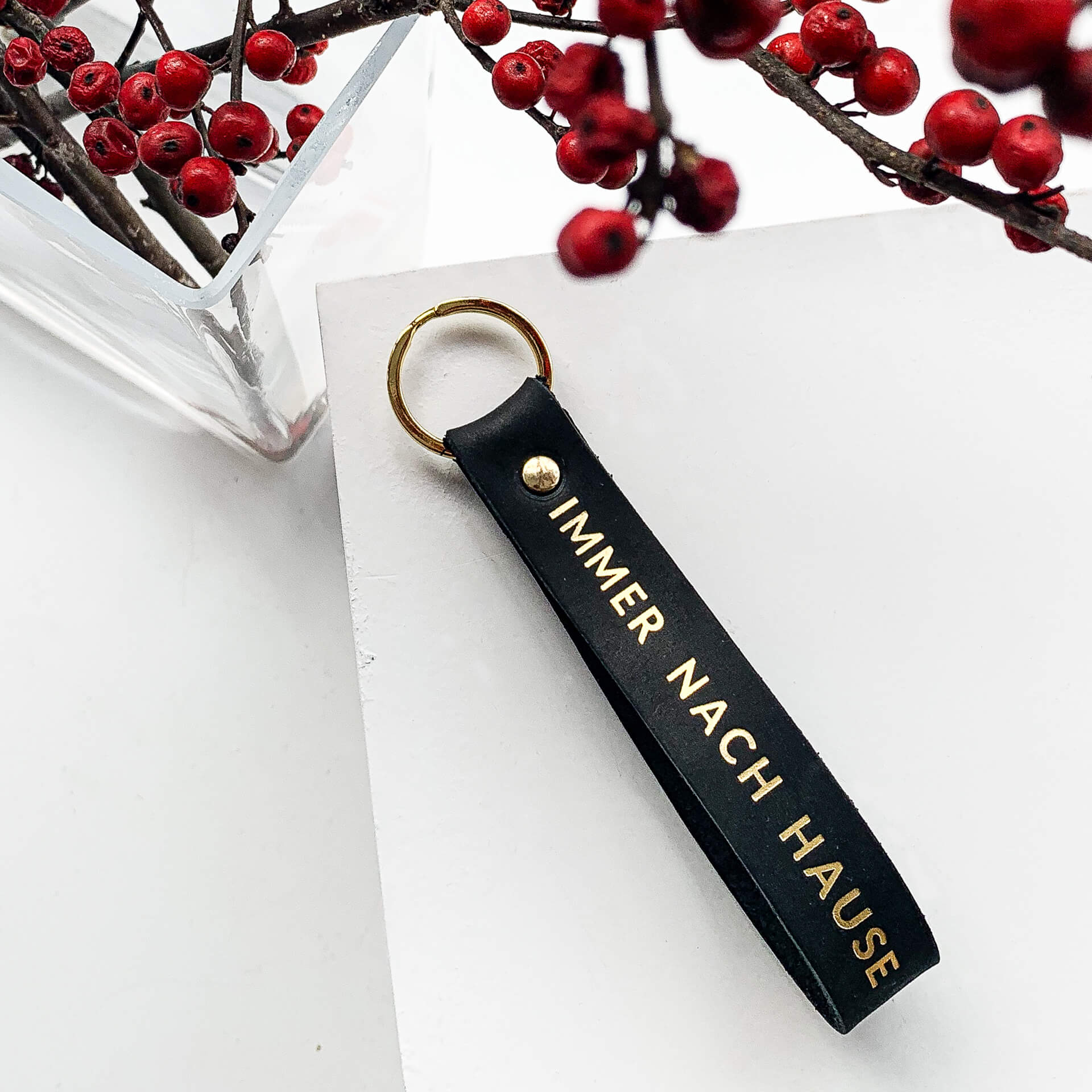 Schlüsselband LOC in der Farbe Kohle mit der Prägung 