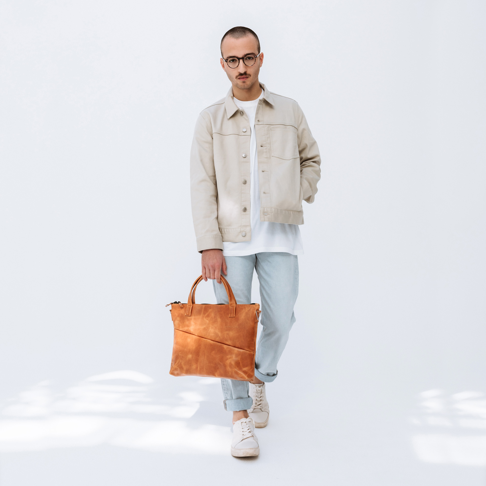 Umhängetasche ANA funktioniert auch wunderbar als Herrenhandtasche