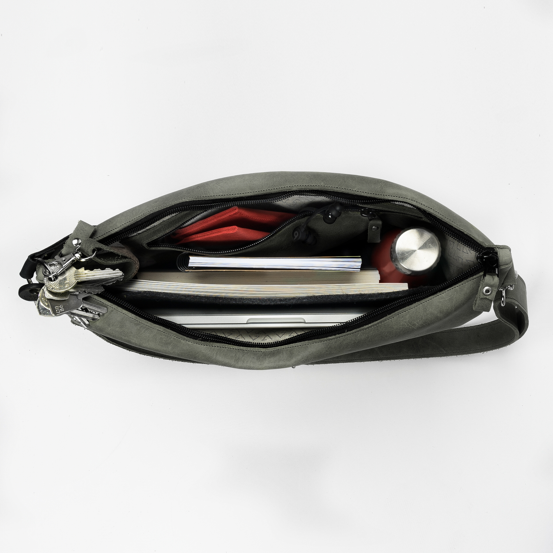 In unserer Umhängetasche ANA ist Platz für all die Dinge, die dir im Alltag wichtig sind.