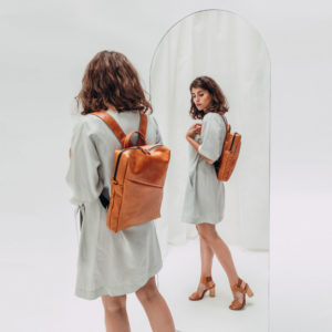 Rucksack Neo Small in cognac geölt aus Naturleder