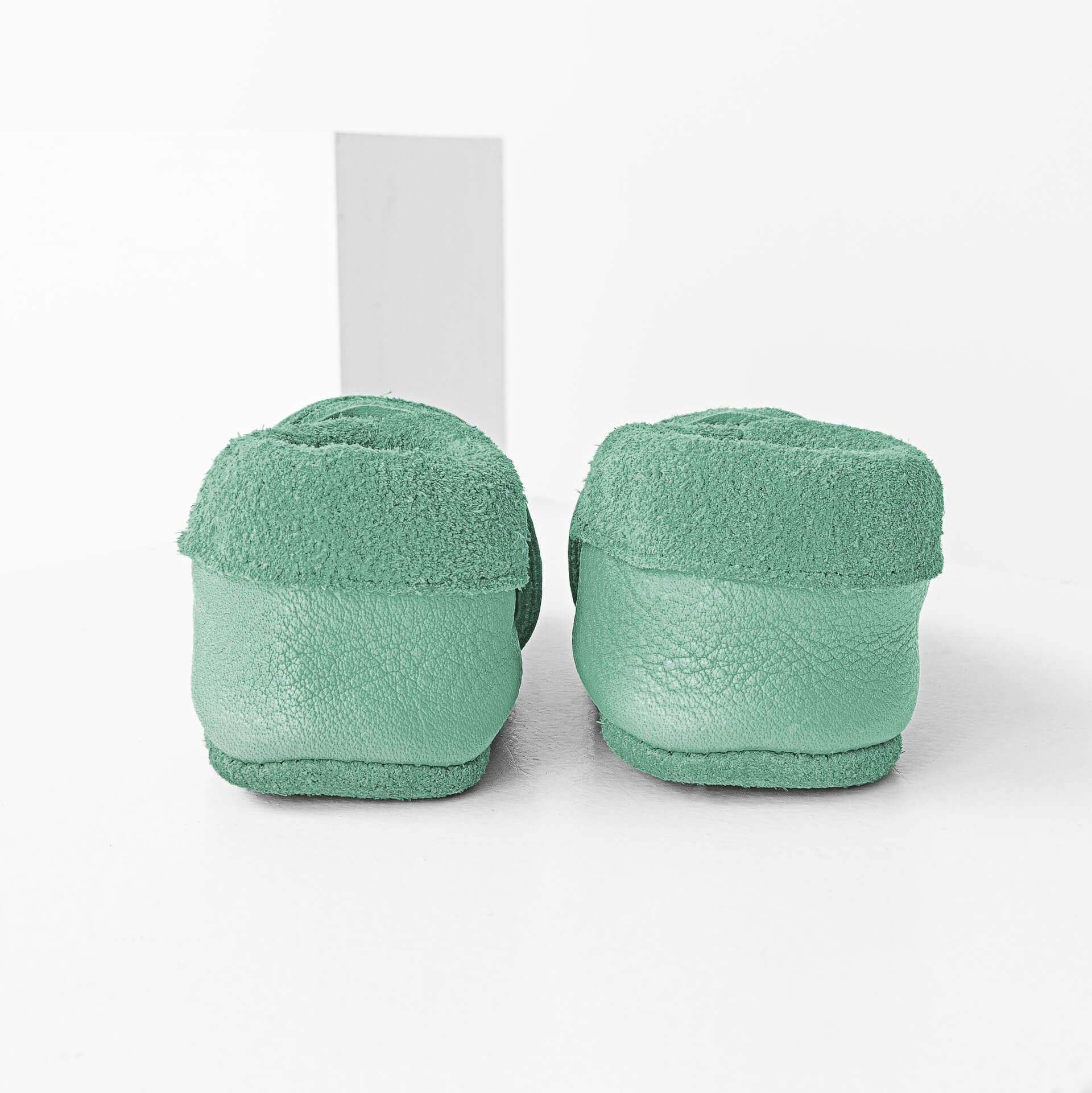 Rückansicht der Lauflernschuhe MOQ aus nachhaltigem Naturleder in Mint