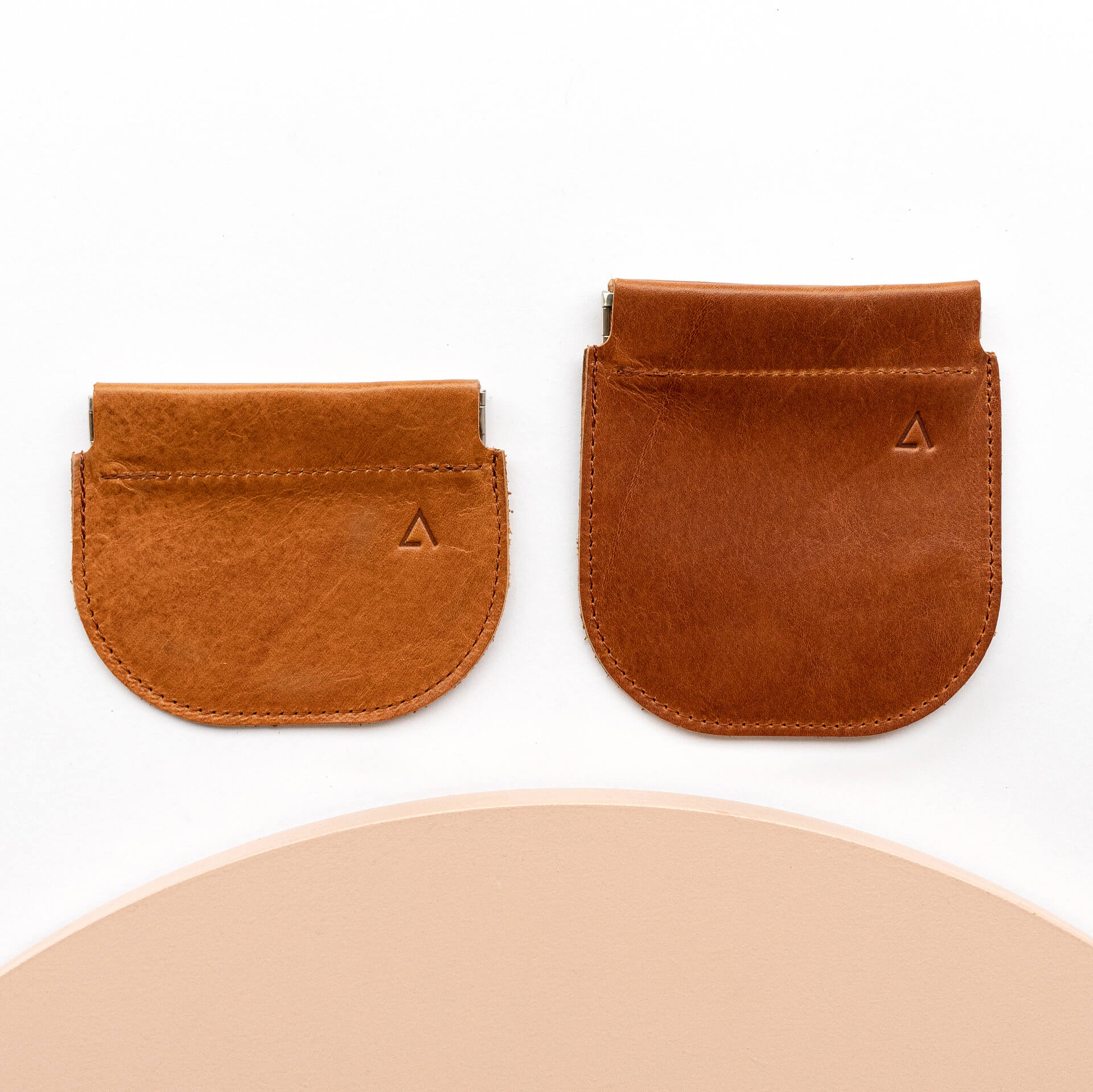 Klappetui-PIP-Portemonnaie-Franziska-Klee-Naturleder-cognac-01