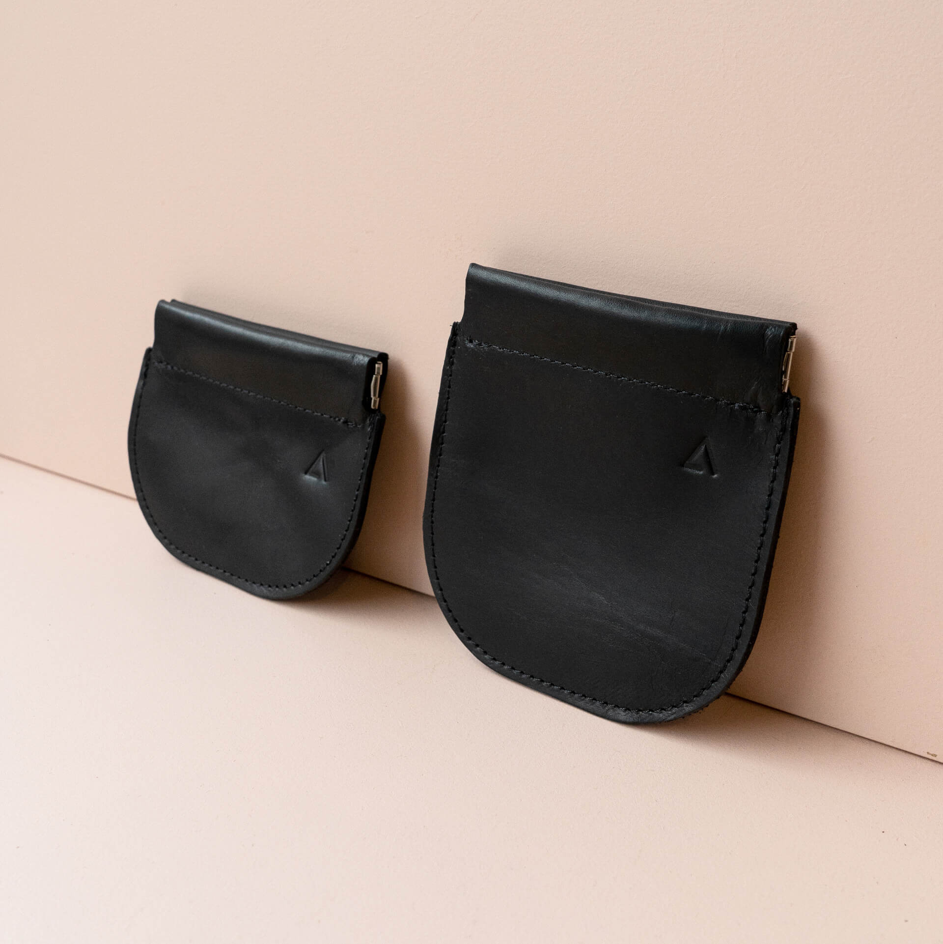 Klappetui-PIP-Portemonnaie-Franziska-Klee-Naturleder-schwarz-geoelt-02