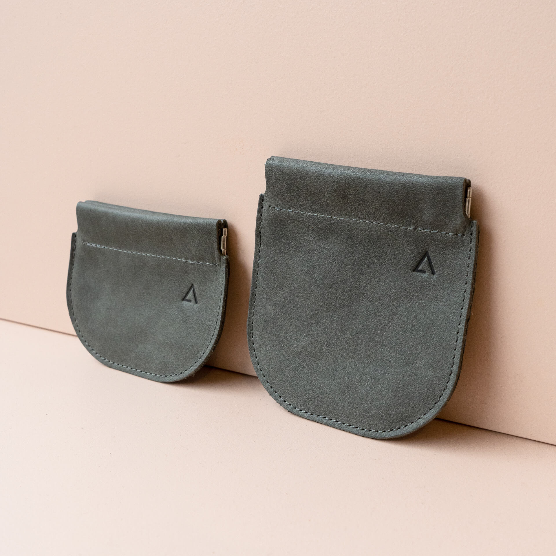Klappetui-PIP-Portemonnaie-Franziska-Klee-Naturleder-steingrau-02