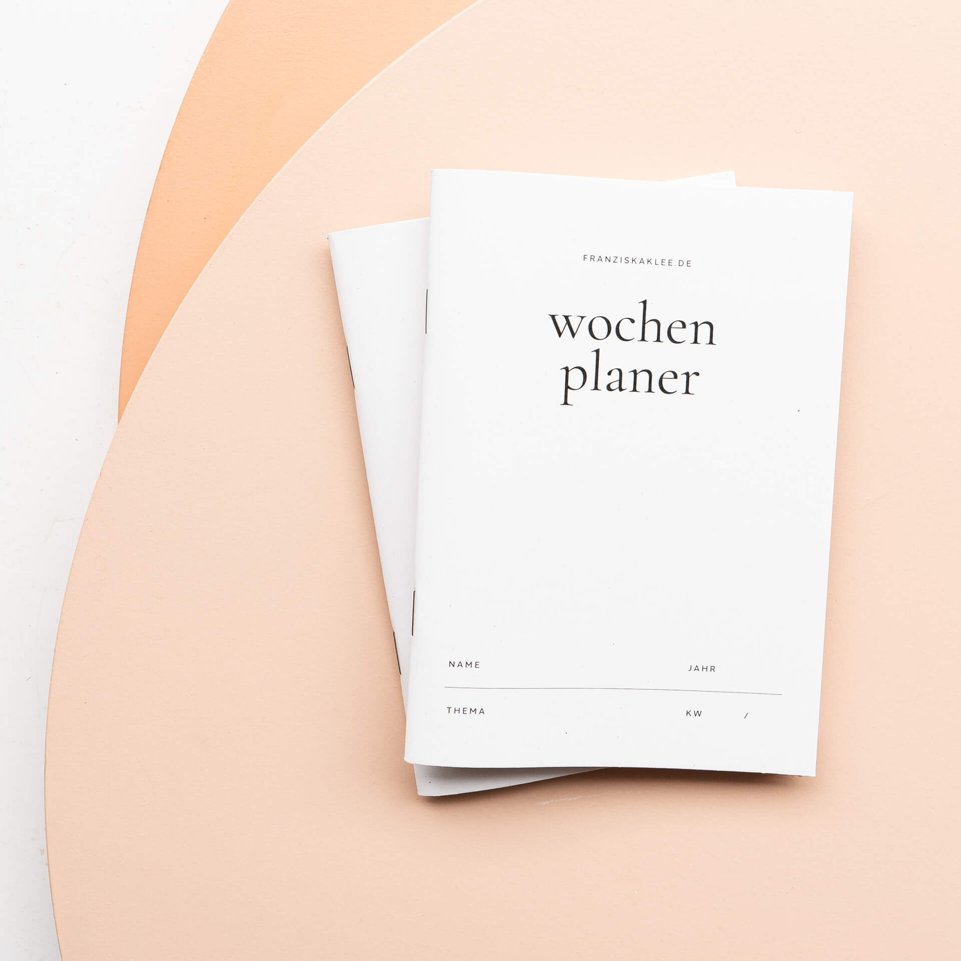 Passend zu unseren Buchhüllen gibt es auch Notizhefte und Wochenplaner.