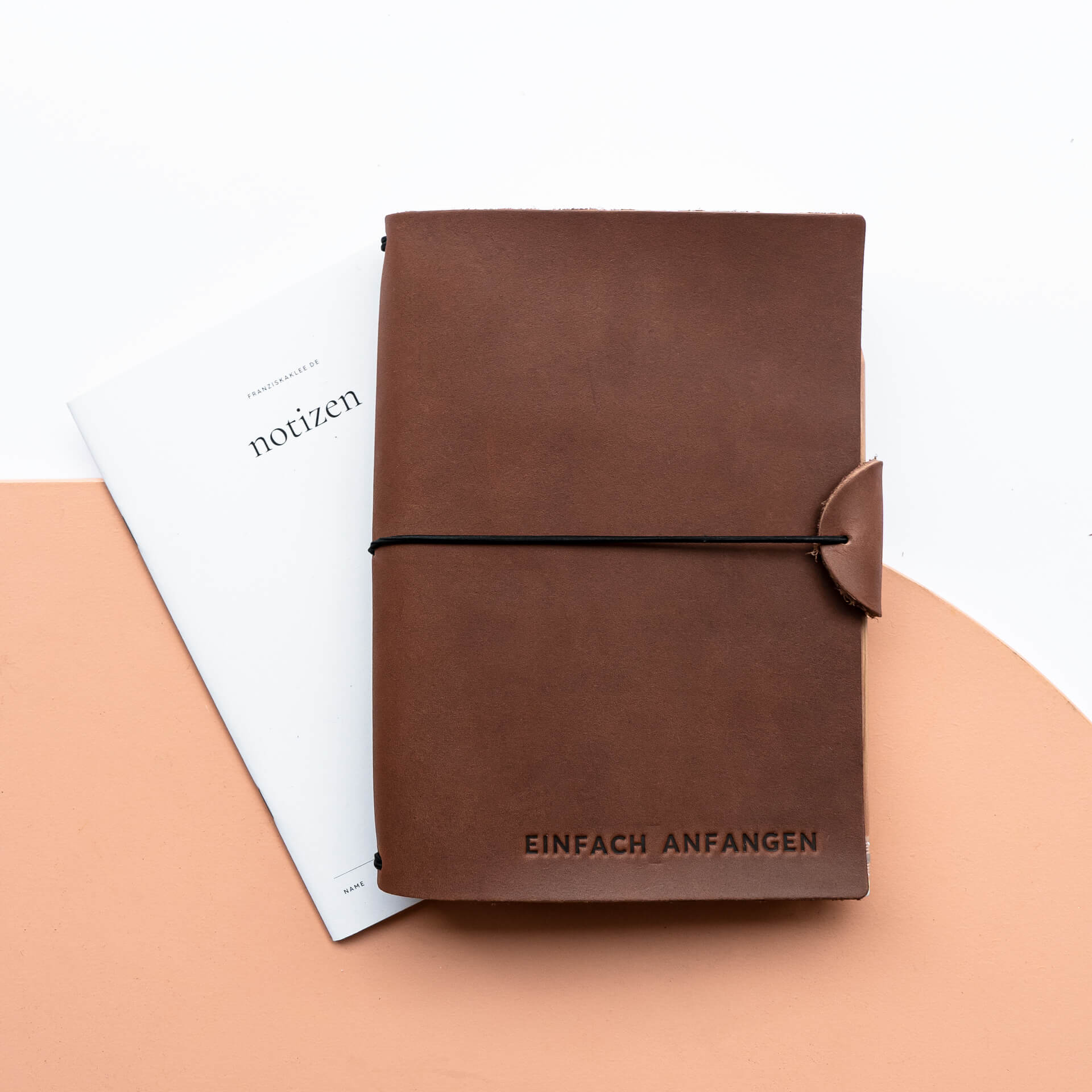 Notizbuchhülle-NUO-A5-Naturleder-Franziska-Klee-03-dunkelbraun-front