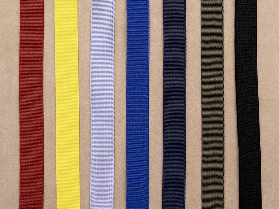 Beispiel wie eine Prägung auf hellbraunem Leder aussieht