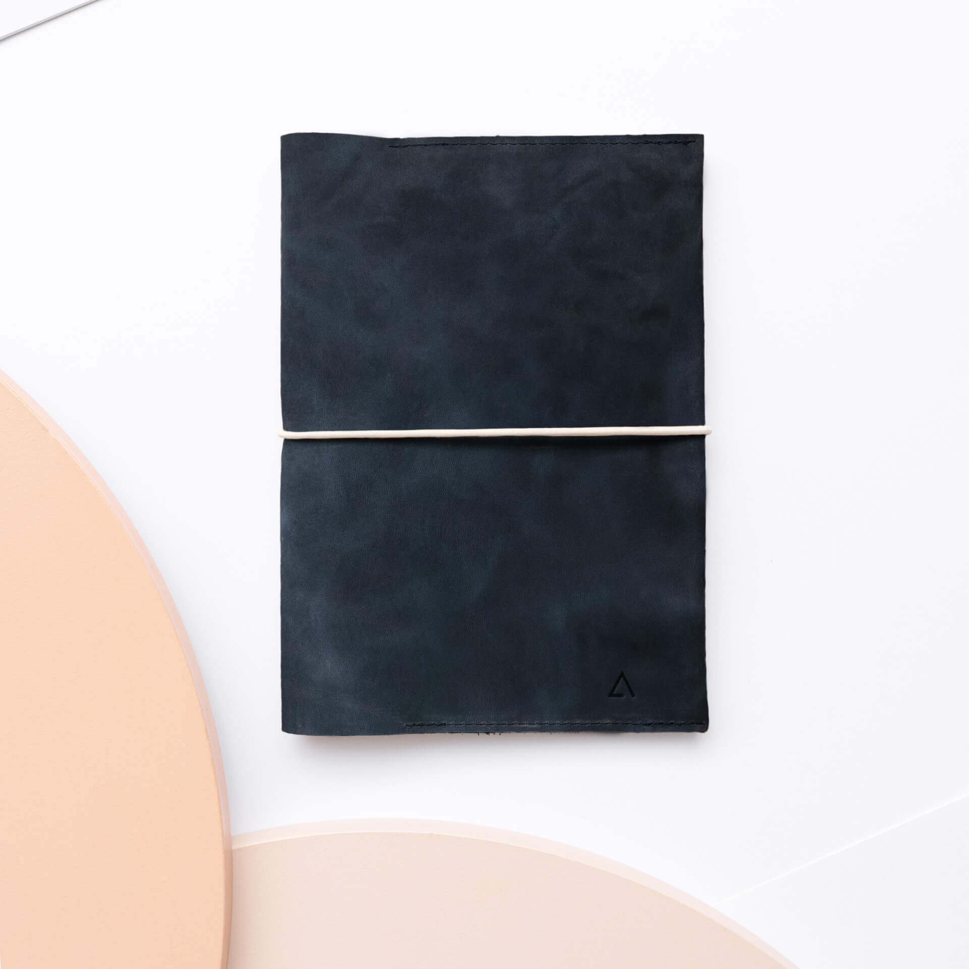 Dokumentenmappe-DOK-Naturleder-FranziskaKlee-Reisemappe-dunkelblau-01-1