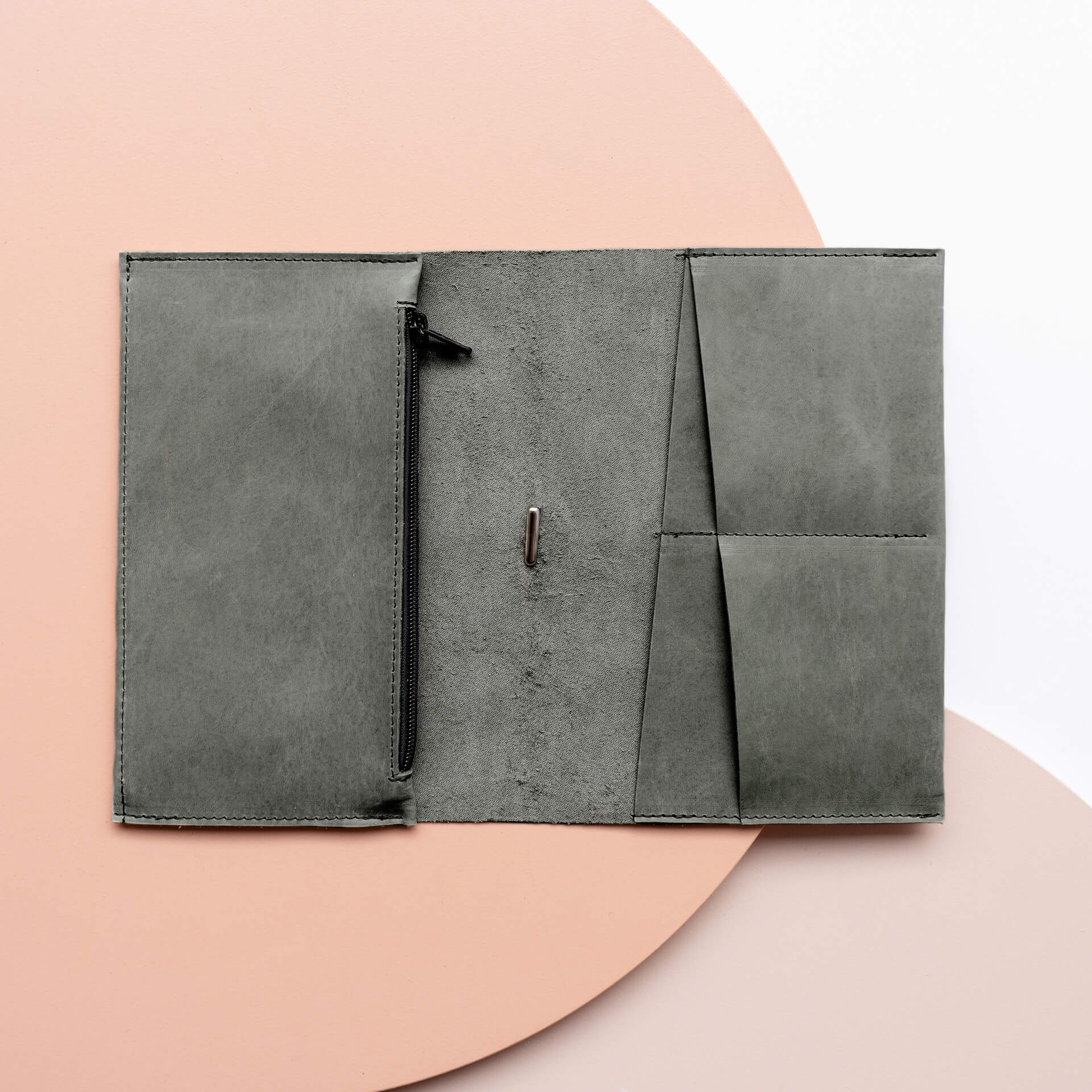 Dokumentenmappe-DOK-Naturleder-FranziskaKlee-Reisemappe-steingrau-02-1