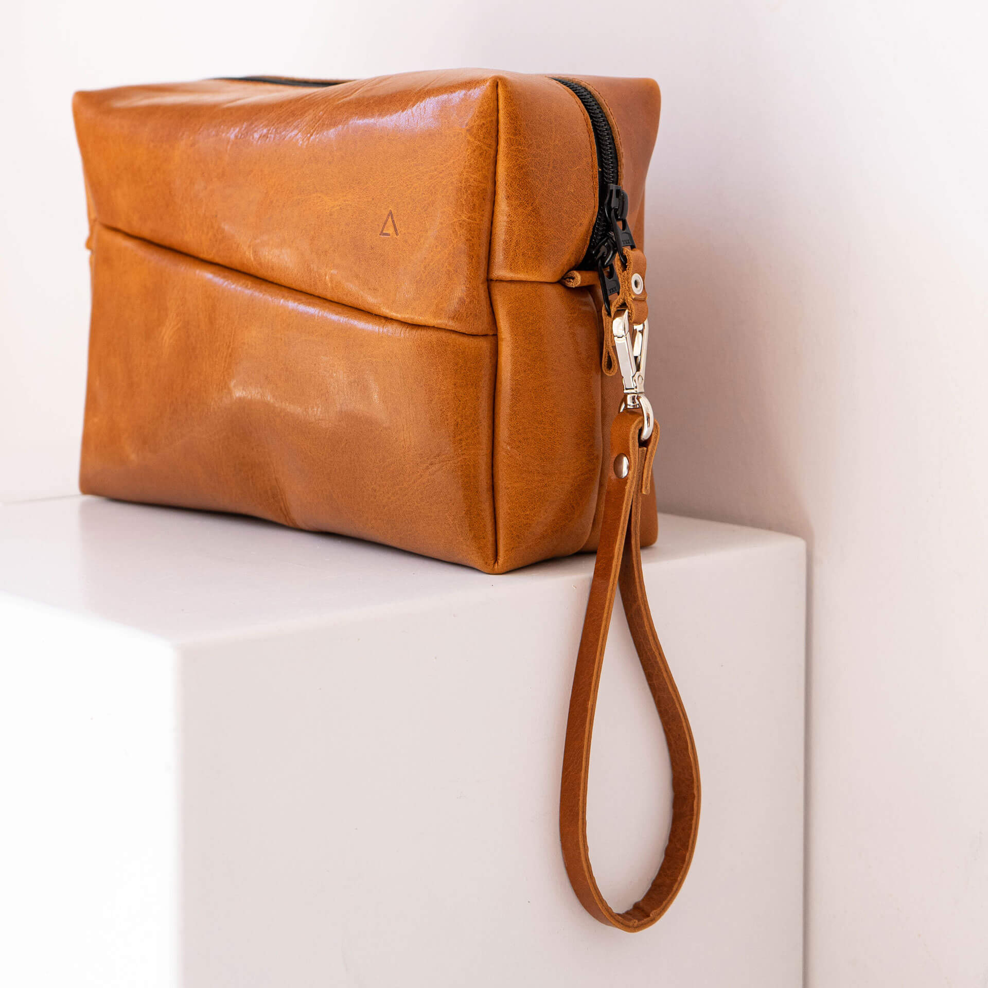 Kulturbeutel-TAO-Franziska-Klee-Set-cognac-geoelt