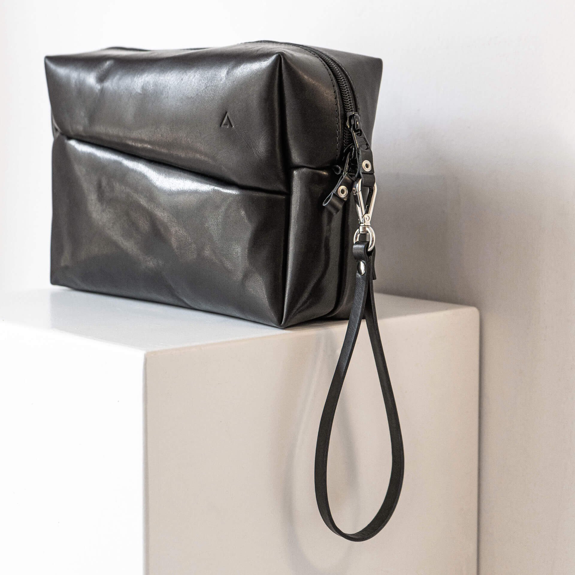 Kulturbeutel-TAO-Franziska-Klee-Set-schwarz-geoelt