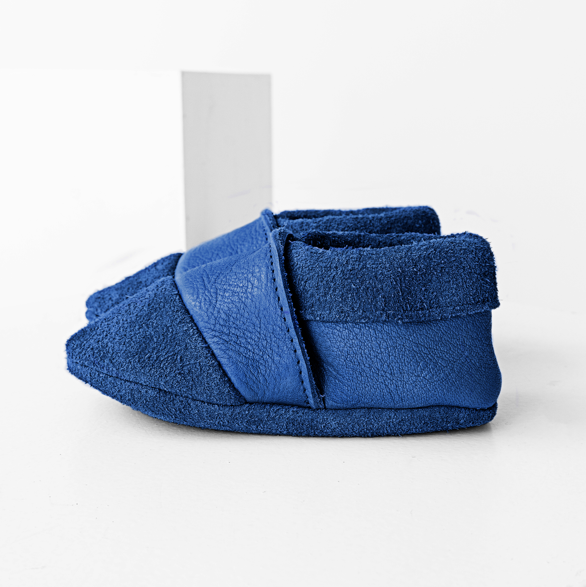 Lauflernschuh-MOQ-Naturleder-royal-blau-01