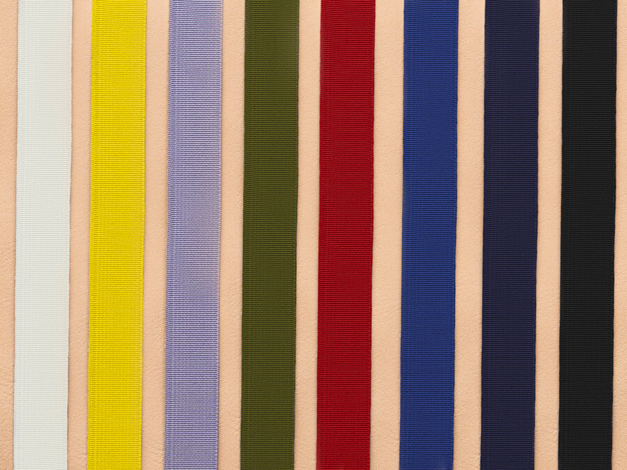 Beispiel wie eine Prägung auf hellbraunem Leder aussieht