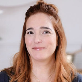 Unsere Kundin Roni hat sich für die Laptophülle ADA in der Farbe dunkelbraun entschieden.