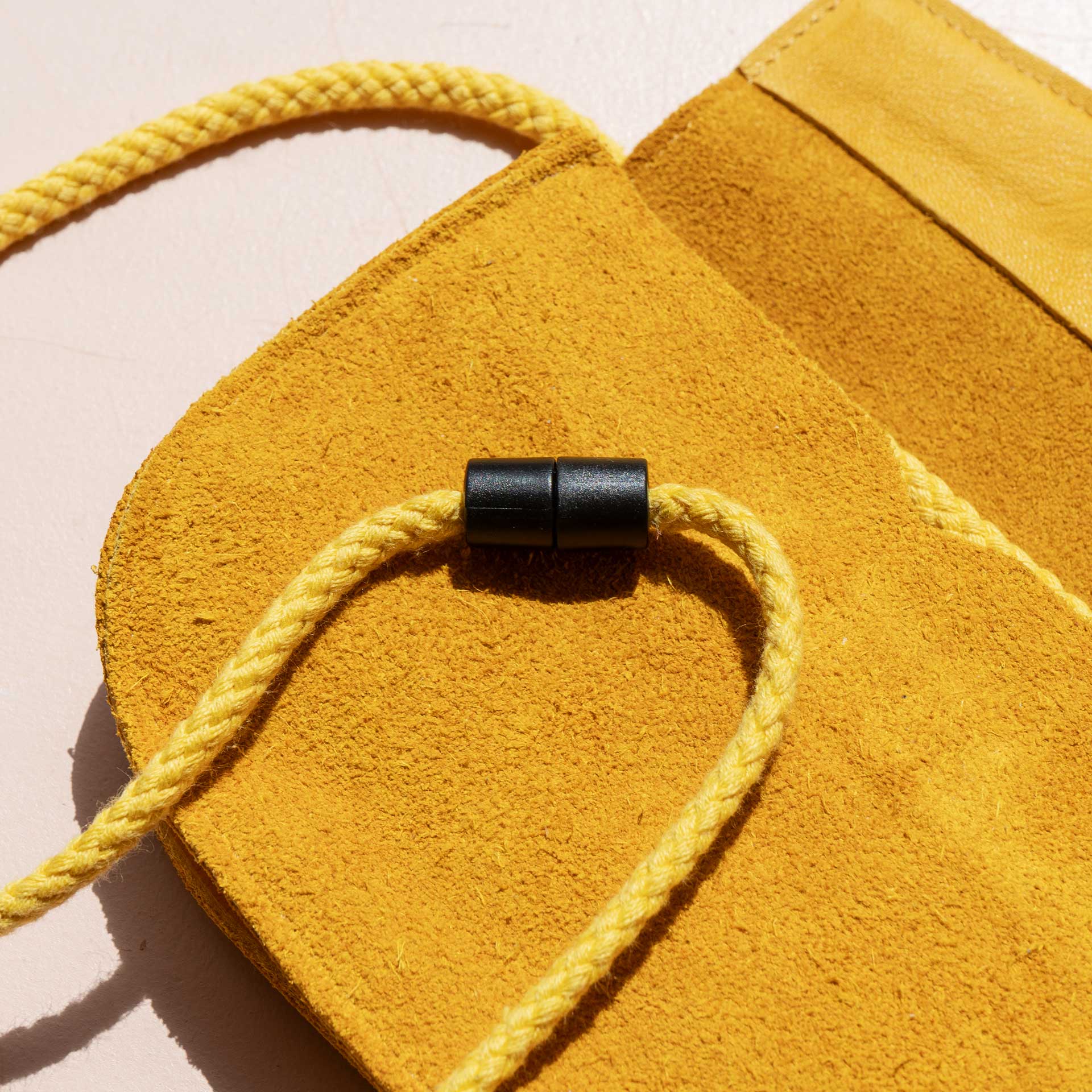 Kindertaeschchen-FIZ-Naturleder-Franziska-Klee-Verschluss-4