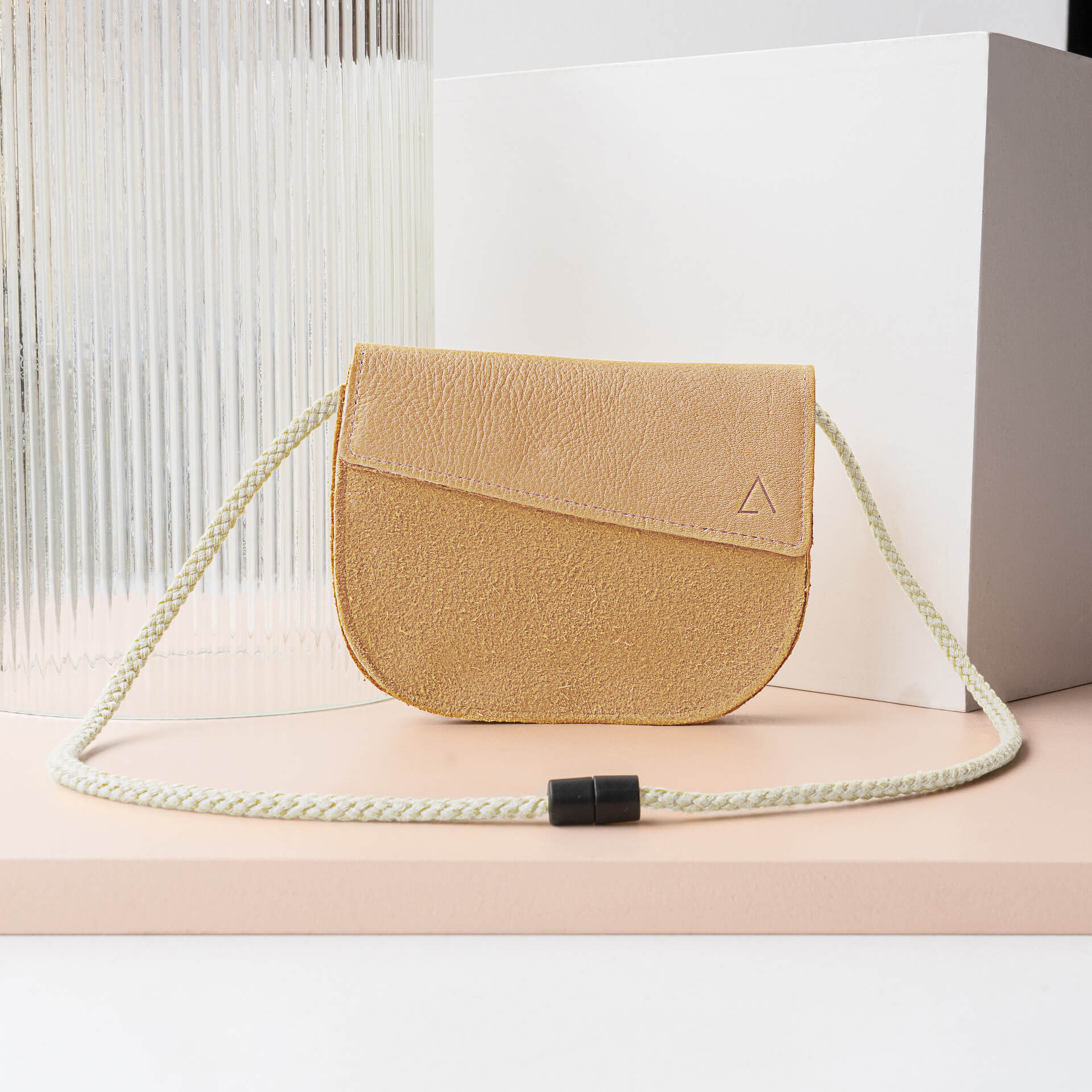 Kindertasche-FIZ-Naturleder-Franziska-Klee-beige-Band-weiss