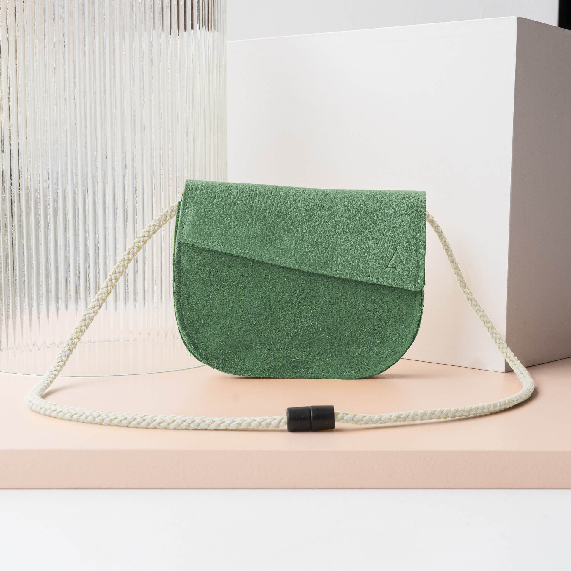 Kindertasche-FIZ-Naturleder-Franziska-Klee-mint-Band-weiss