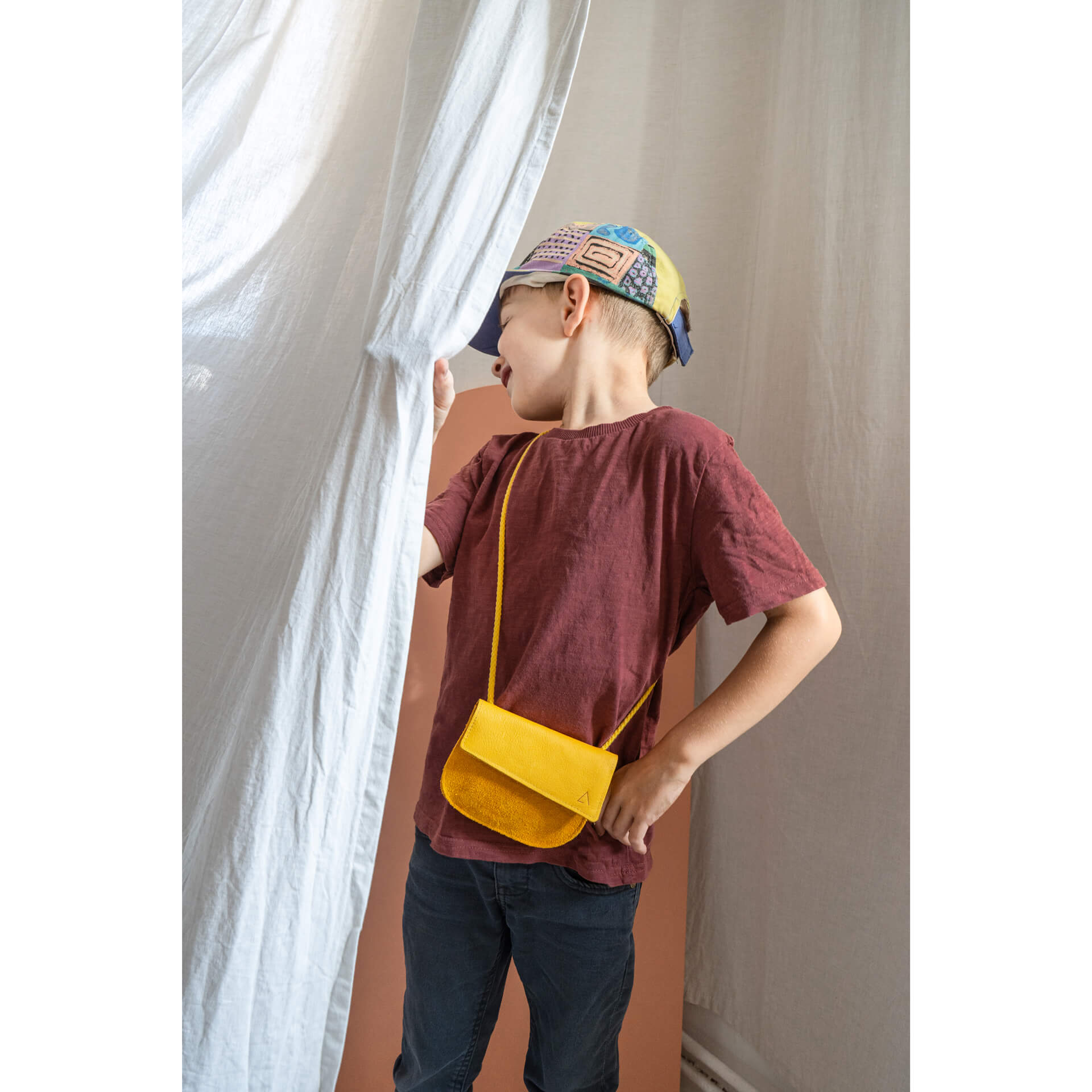 Kindertasche-FIZ-Naturleder-Franziska-Klee-mood-curry-umhaengetasche