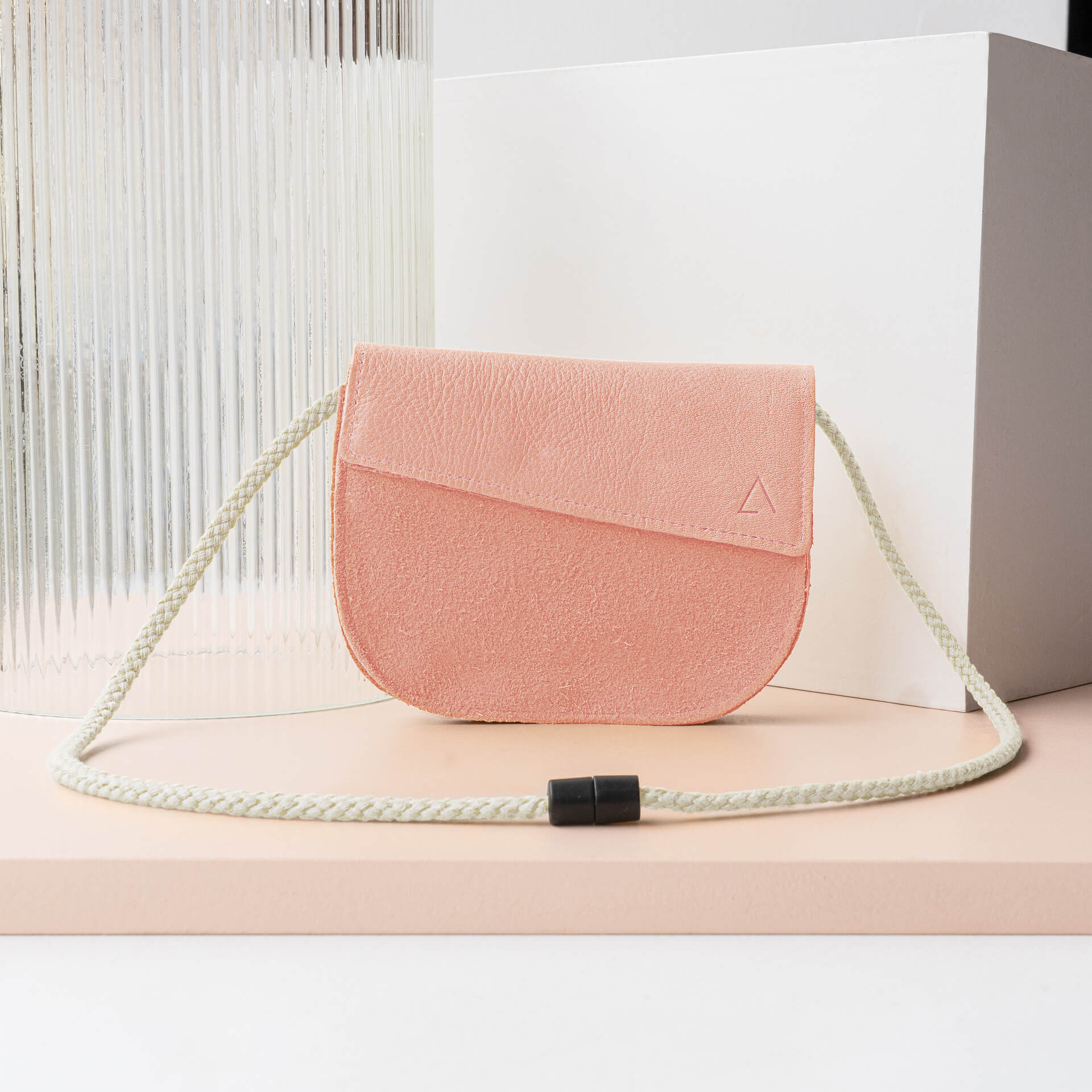 Kindertasche-FIZ-Naturleder-Franziska-Klee-rosa-Band-weiss