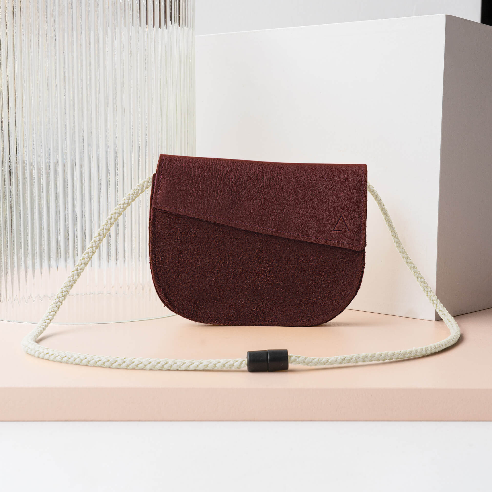 Kindertasche-FIZ-Naturleder-Franziska-Klee-weinrot-Band-weiss