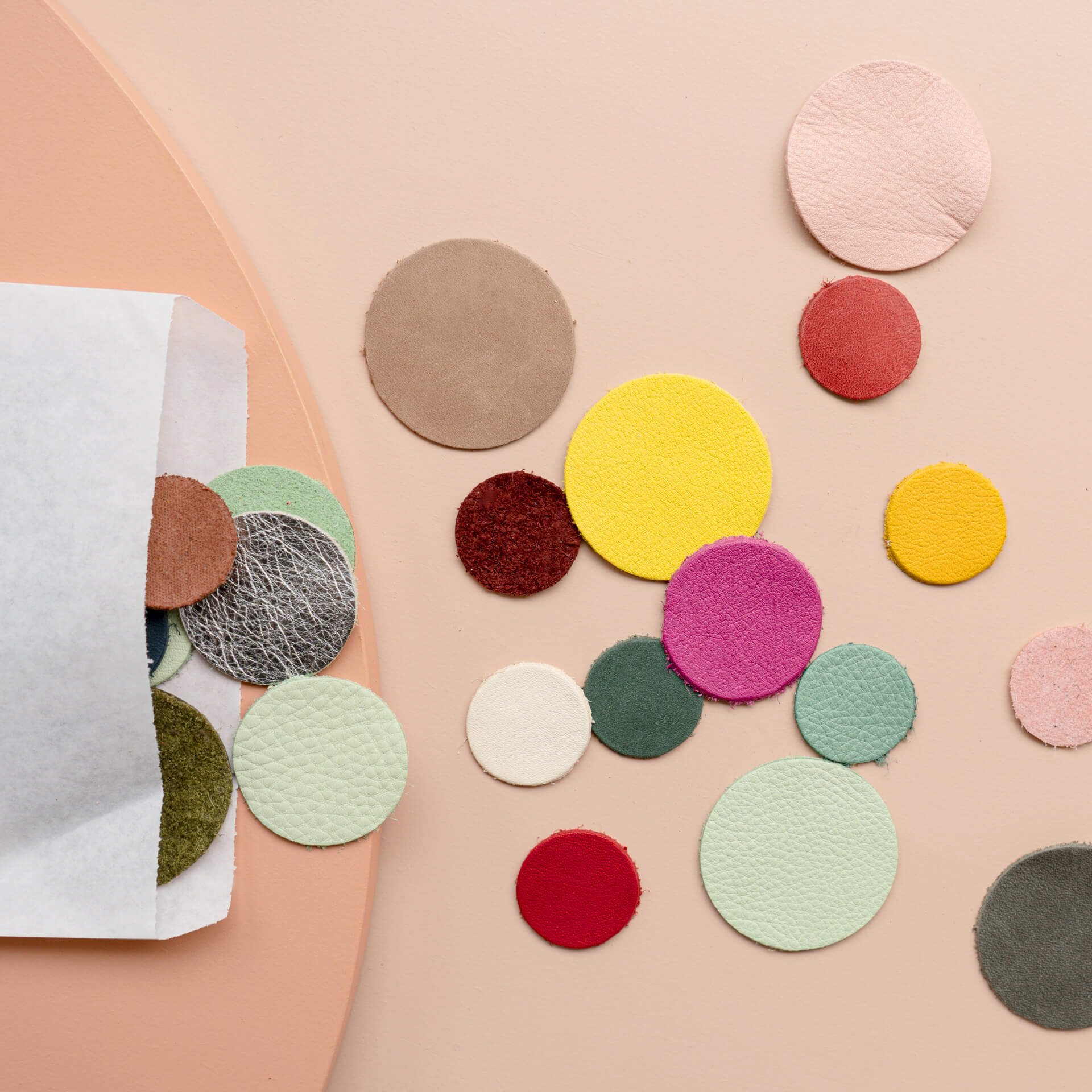 Konfetti-YAY-Kindergeburtstag-Deko-wiederverwendbar-Naturleder-Franziska-Klee