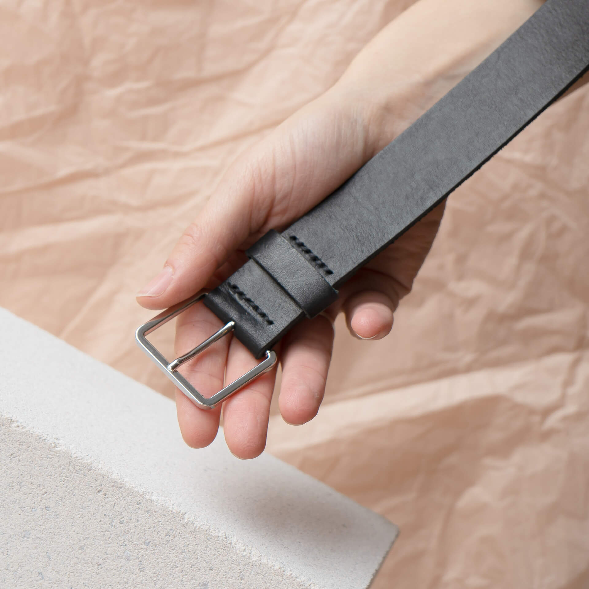 Guertel-breit-3cm-FranziskaKlee-Naturleder-schwarz-mood-hand